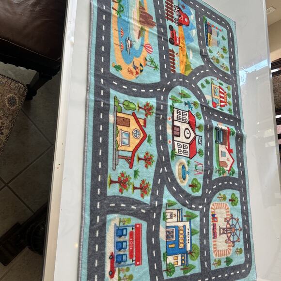 Kids' Play Rug - City - Picture 7 of 7